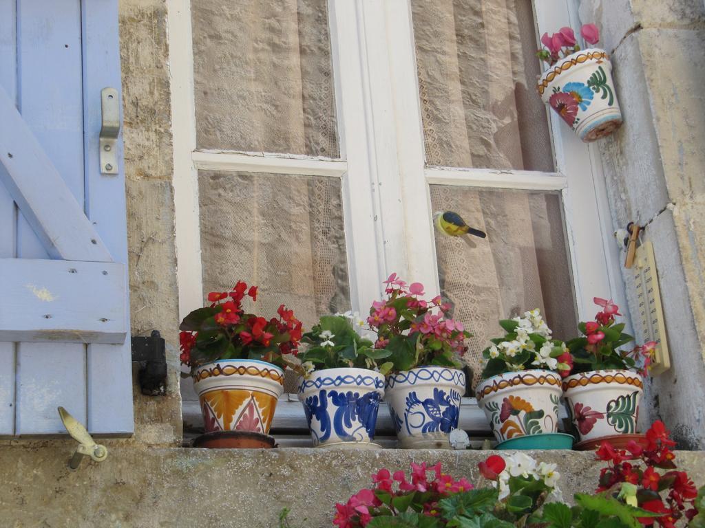 Domaine La Rose Bed and Breakfast Caylus Esterno foto